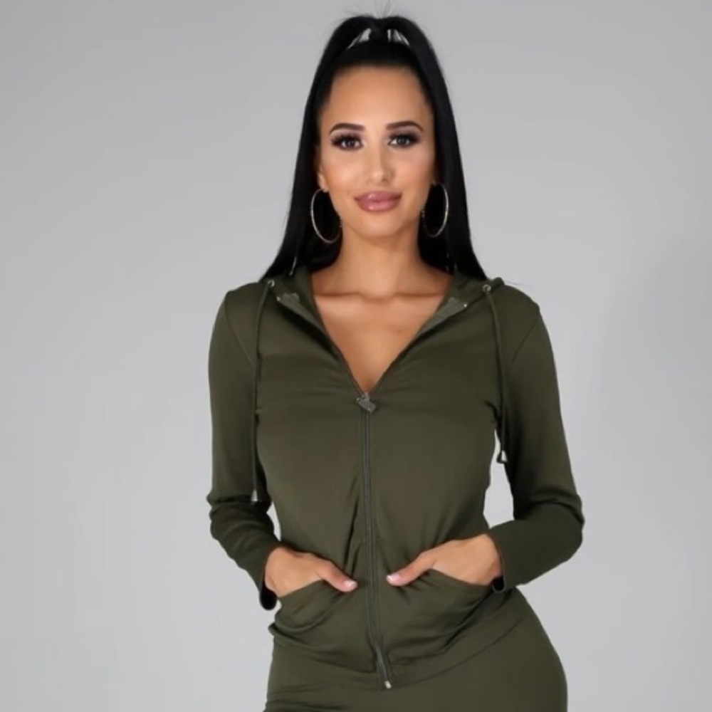 🟩Olive Green🟩 Tracksuit